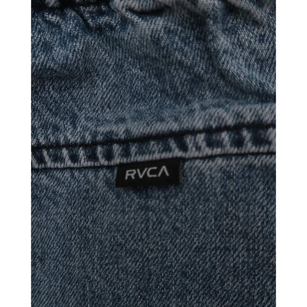 RVCA bolt out